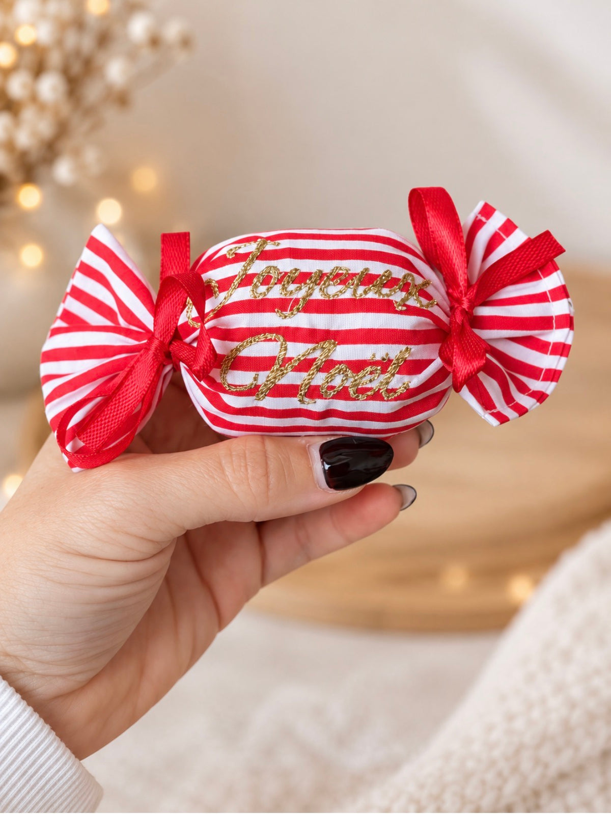 🍬 Bonbon décoratif de Noël en tissu – Rayures rouges