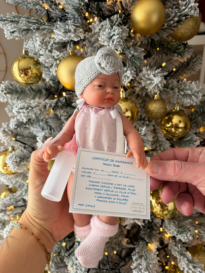 ✨ Bébé Magic Baby 28 cm – Avec son biberon & certificat de naissance fille