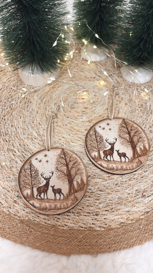 Décoration de Noël en bois – Cerf & Forêt enchantée