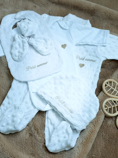 Coffret naissance – 6 pièces « Petit amour » ✨0/3 mois