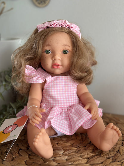 Jade  poupée – 32 cm