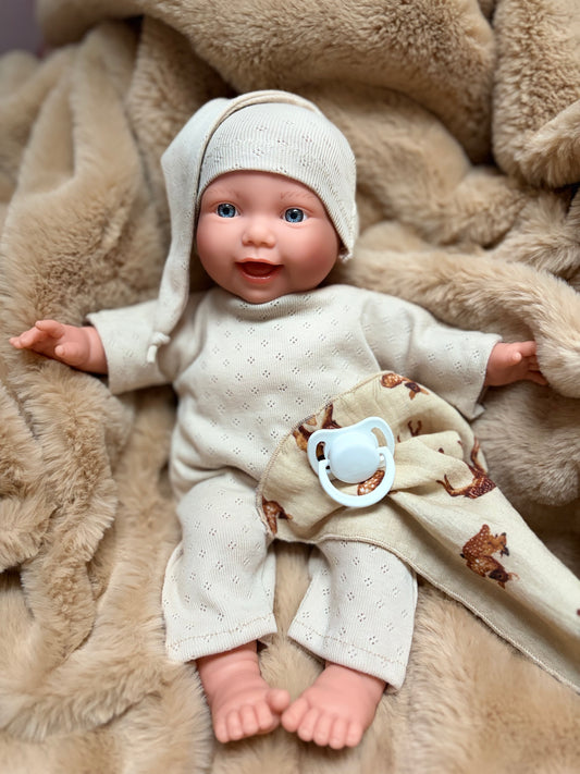 Poussin, souriant, bonnet de nuit