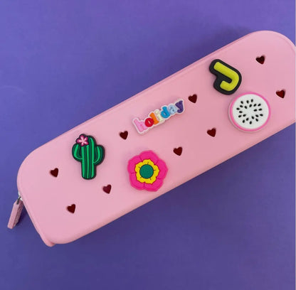 trousses scolaire Perforées+3 Charms 
PETIKIDS