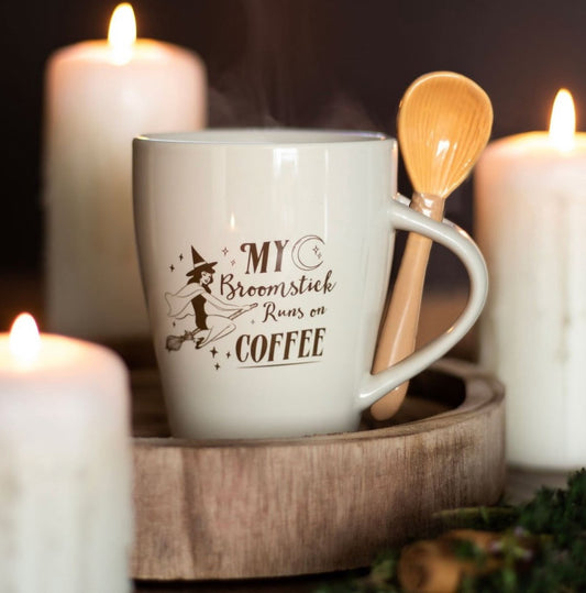 Tasse “My Broomstick Runs on Coffee” – Édition Halloween