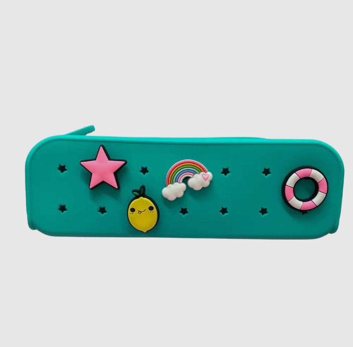 trousses scolaire Perforées+3 Charms 
PETIKIDS