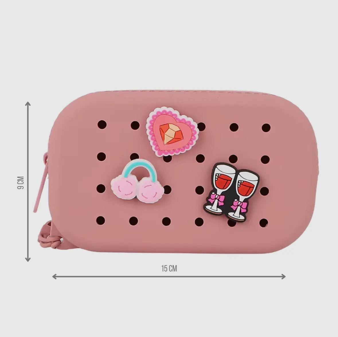 Pochettes Perforées + 3 Charms 
PETIKIDS