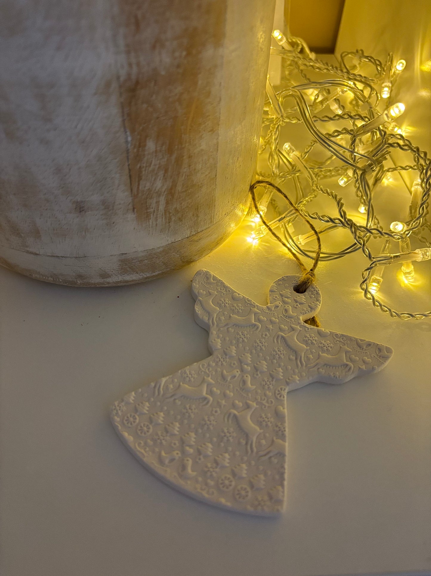 👼 Suspension de Noël – Ange blanc en relief