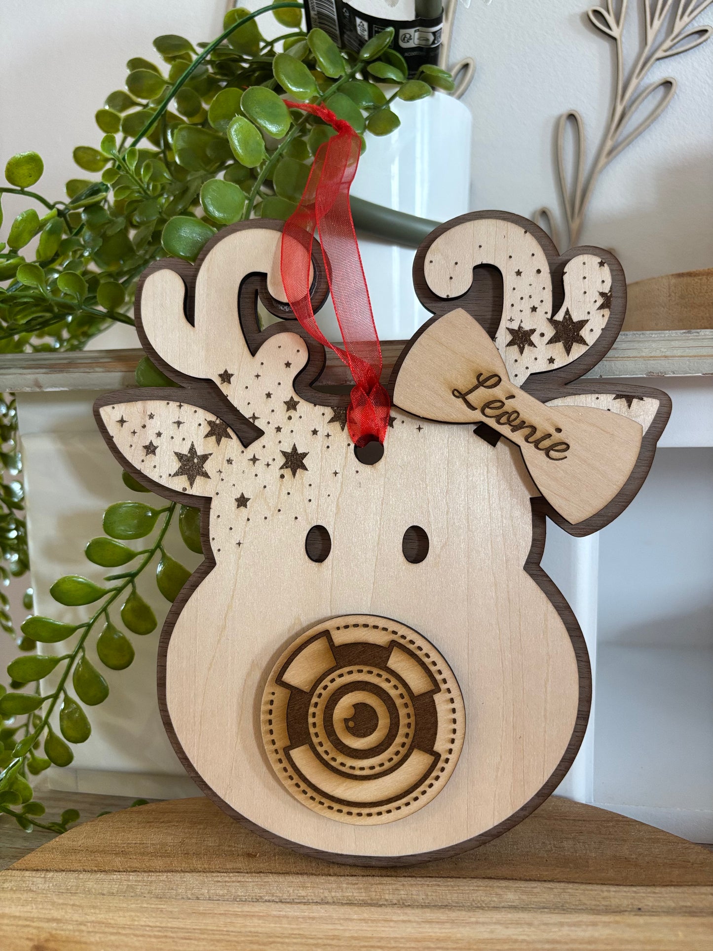 🦌 Caméra du Père Noël – Renne en bois personnalisable