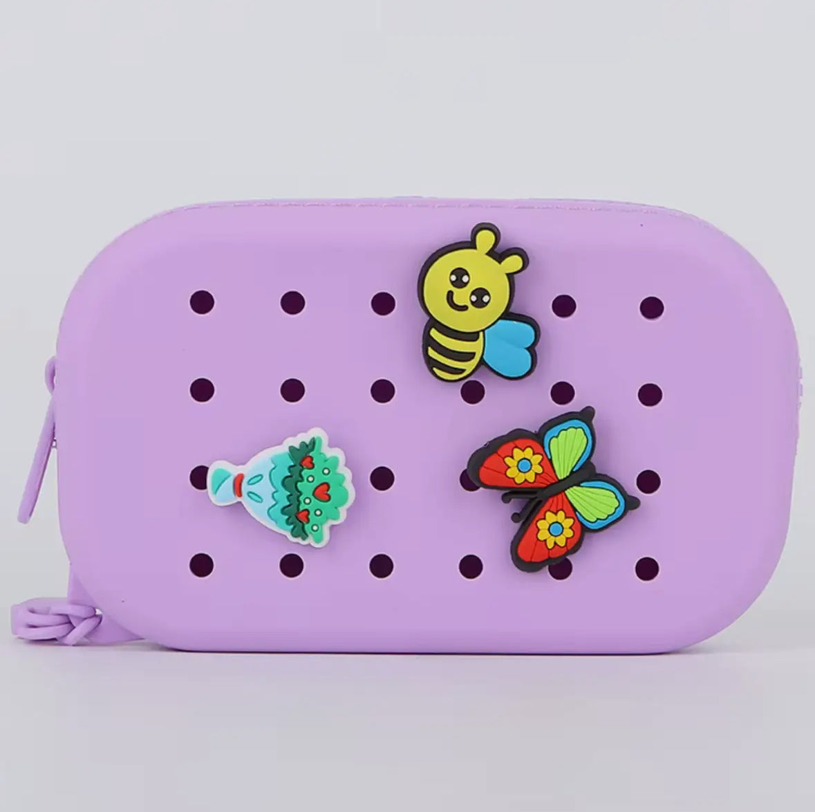 Pochettes Perforées + 3 Charms 
PETIKIDS