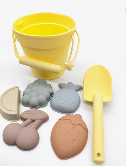 Jouets de plage en silicone (seau, pelle et 4 accessoires)