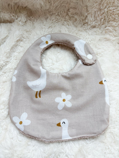 Bavoir bébé artisanal – personnalisable 🤎