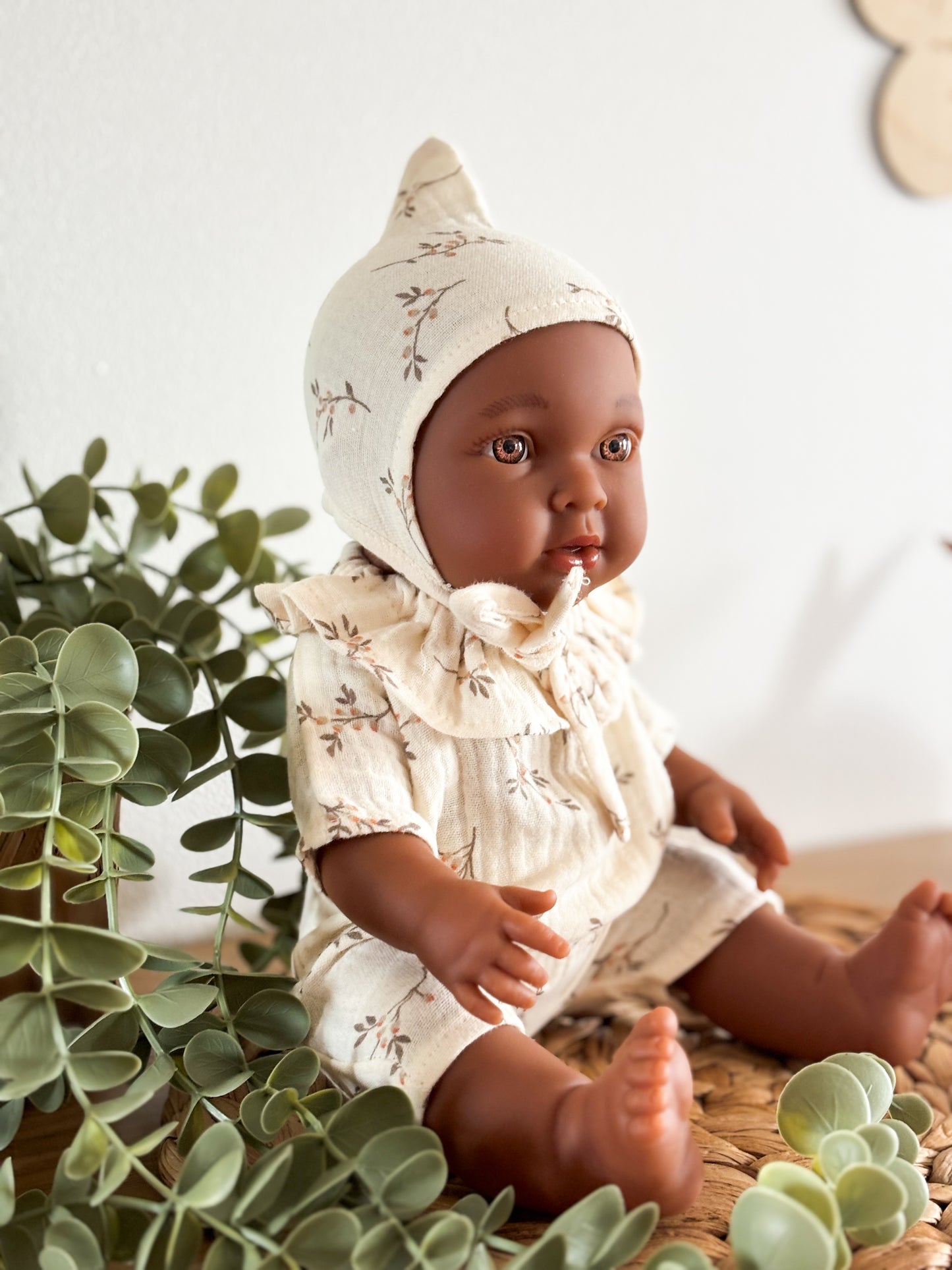 Ensemble trois pièces – Romper, bonnet & collerette