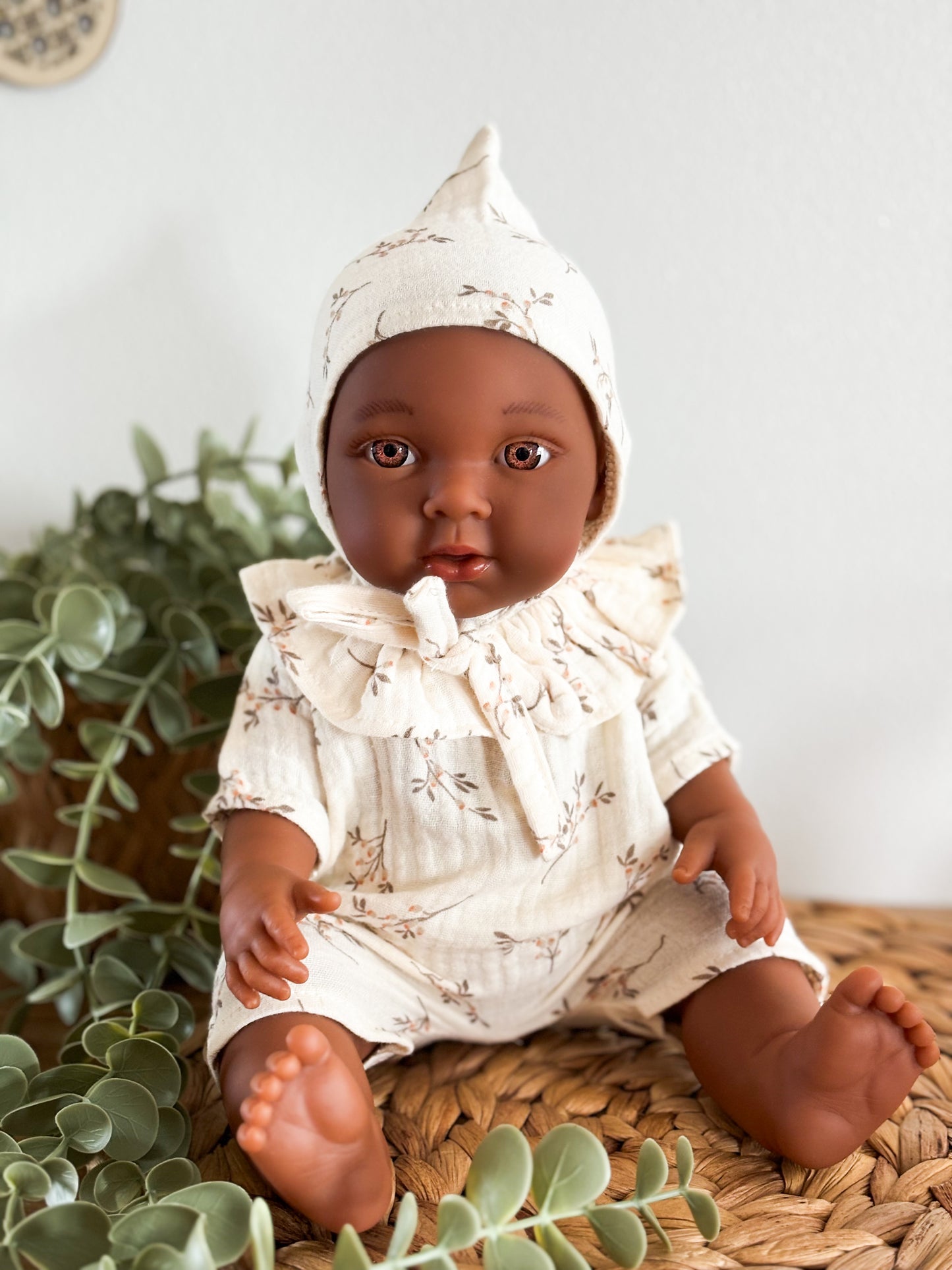 Ensemble trois pièces – Romper, bonnet & collerette