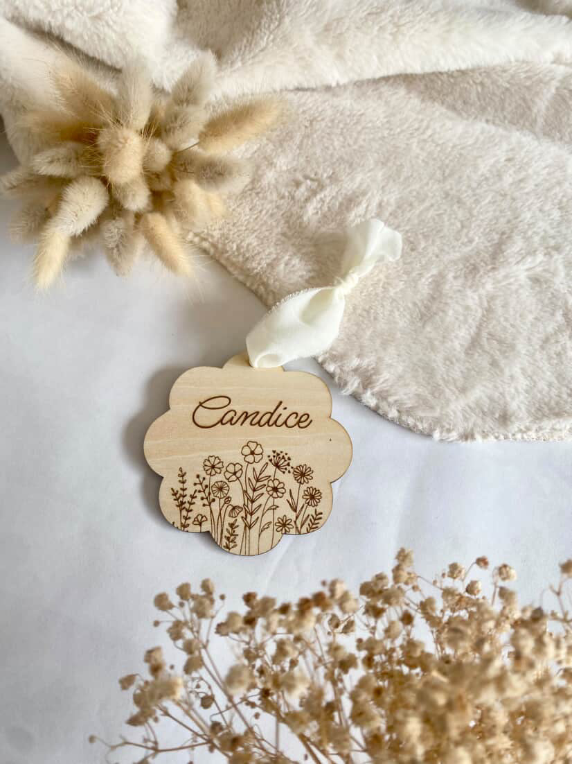 🌸 Médaillon Prénom en bois – 10 cm
