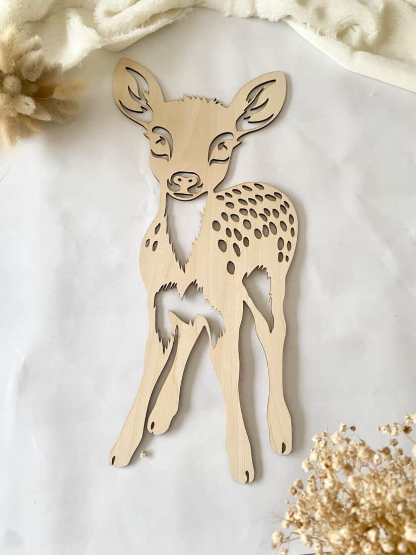 🌿 Biche en bois décorative – 30 cm