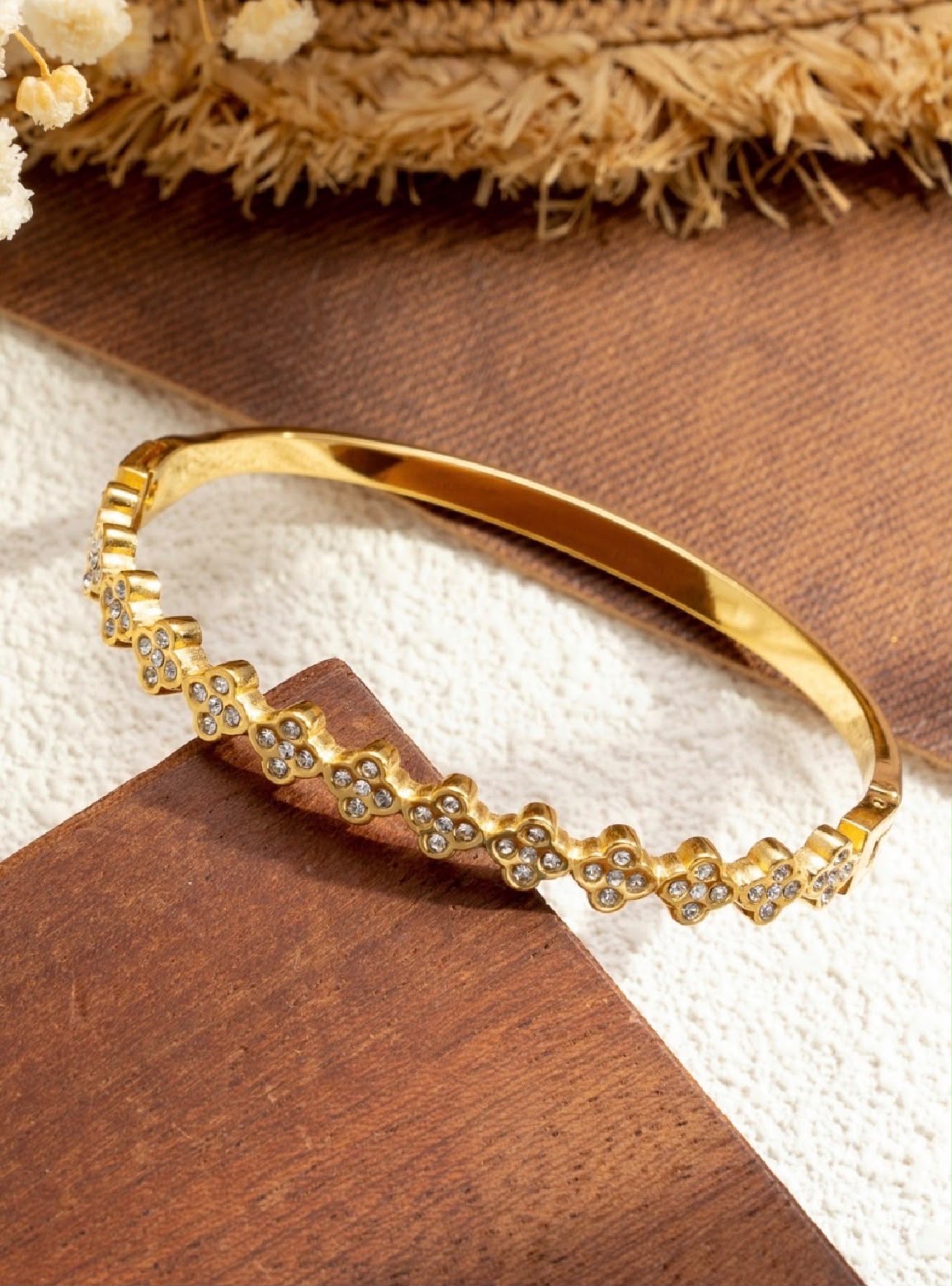 Bracelet jonc acier inoxydable avec zirconium scintillants et trèfle