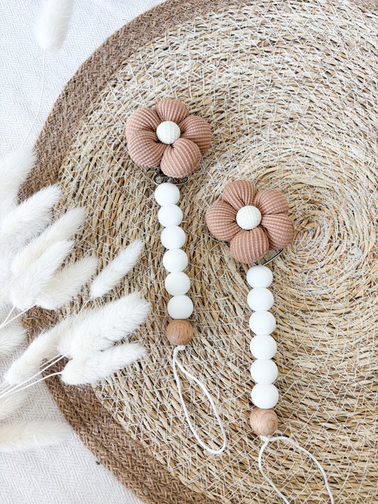 Attache, tétine, fleur, terracotta