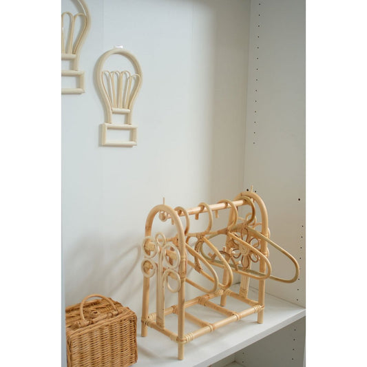 PORTE VÊTEMENTS EN ROTIN DOLL
