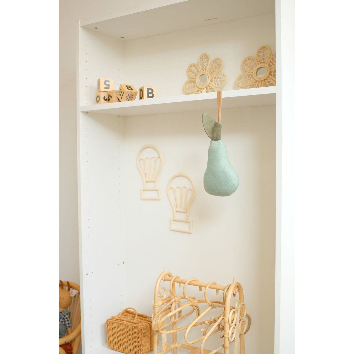 PORTE VÊTEMENTS EN ROTIN DOLL