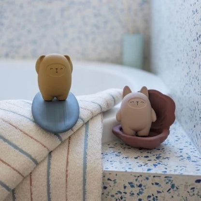 🐚 Jouet de bain FABELAB – Coquillage en caoutchouc naturel avec petit lapin caché (Clay)