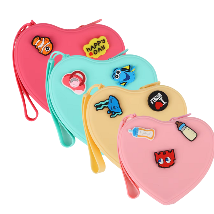 pochettes perforées + 3 Charms